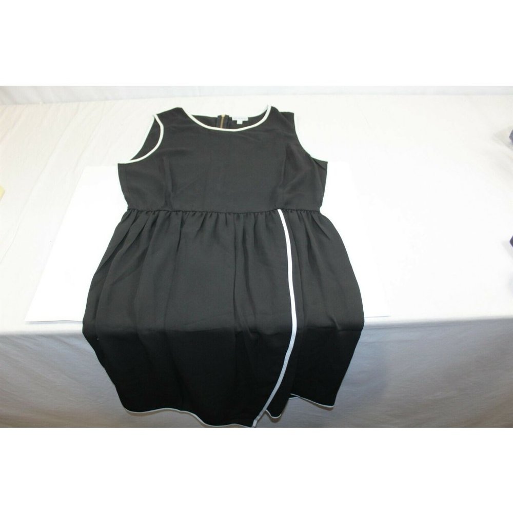 Black Dress w/ Contrast White Piping Sleeveless Size Large